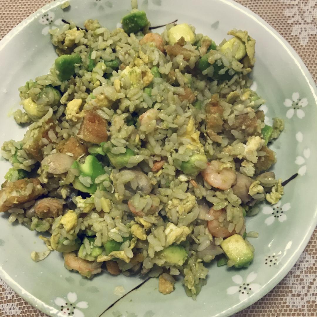 牛油果虾仁炒饭