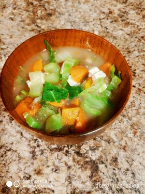 『留学生菜谱』冬日杂蔬汤·富含维生素(每餐200卡)的做法 步骤8