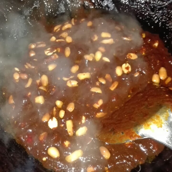 麻辣花生牛肉酱