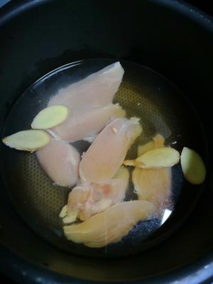凉拌鸡丝（鸡胸肉）的做法 步骤2