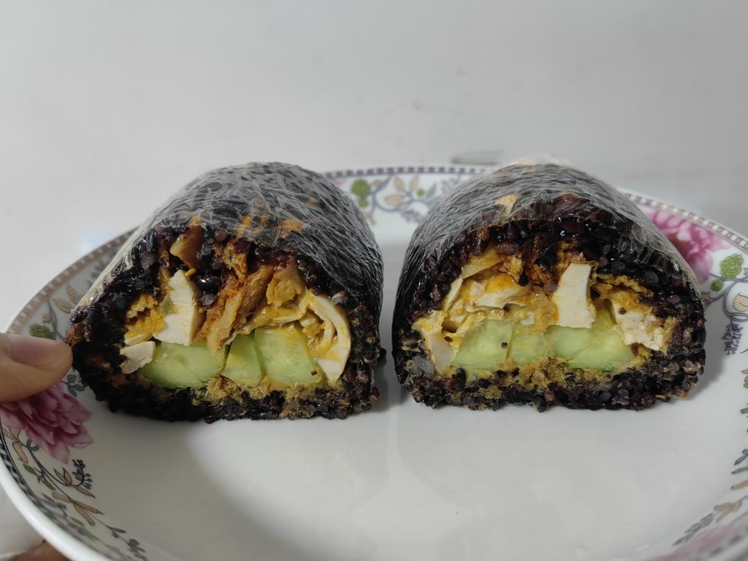 黑米粢饭团