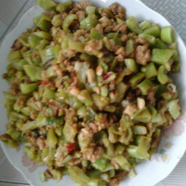 肉沫豆角下饭菜