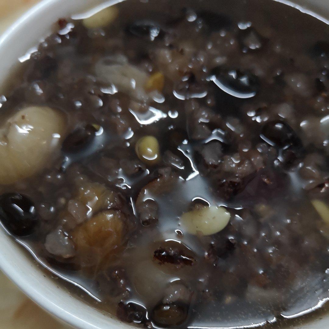 【小森妈妈备孕药膳】黑豆糯米促排卵粥