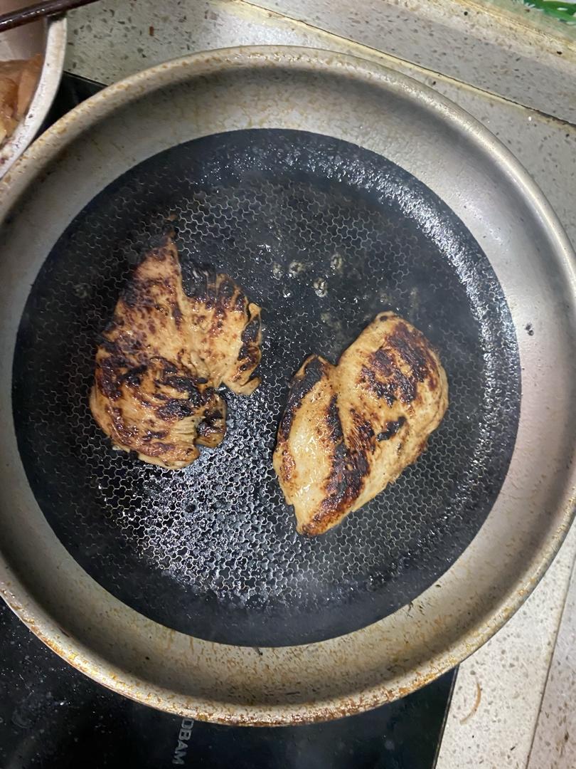 酷炫屌炸天好吃的煎鸡胸肉（香蒜蜂蜜煎鸡胸肉）