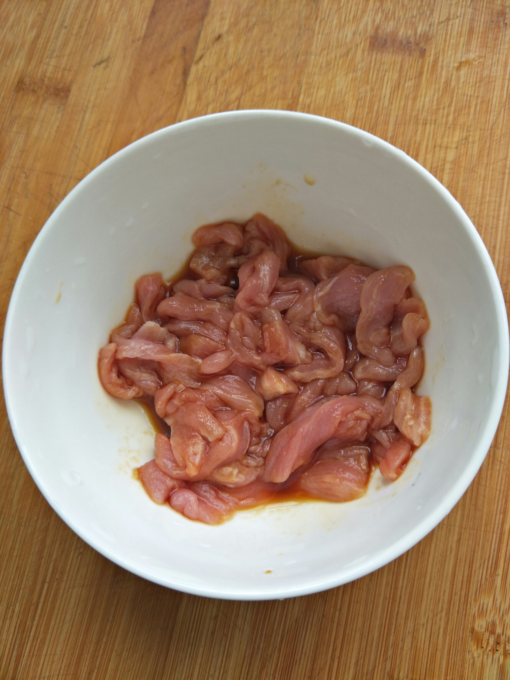 莲藕炒瘦肉的做法 步骤3