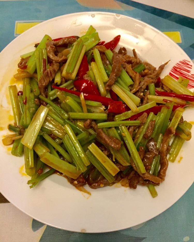 泡椒芹菜牛肉丝