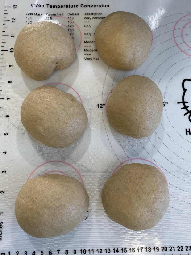 柔软拉丝的90%全麦红糖吐司