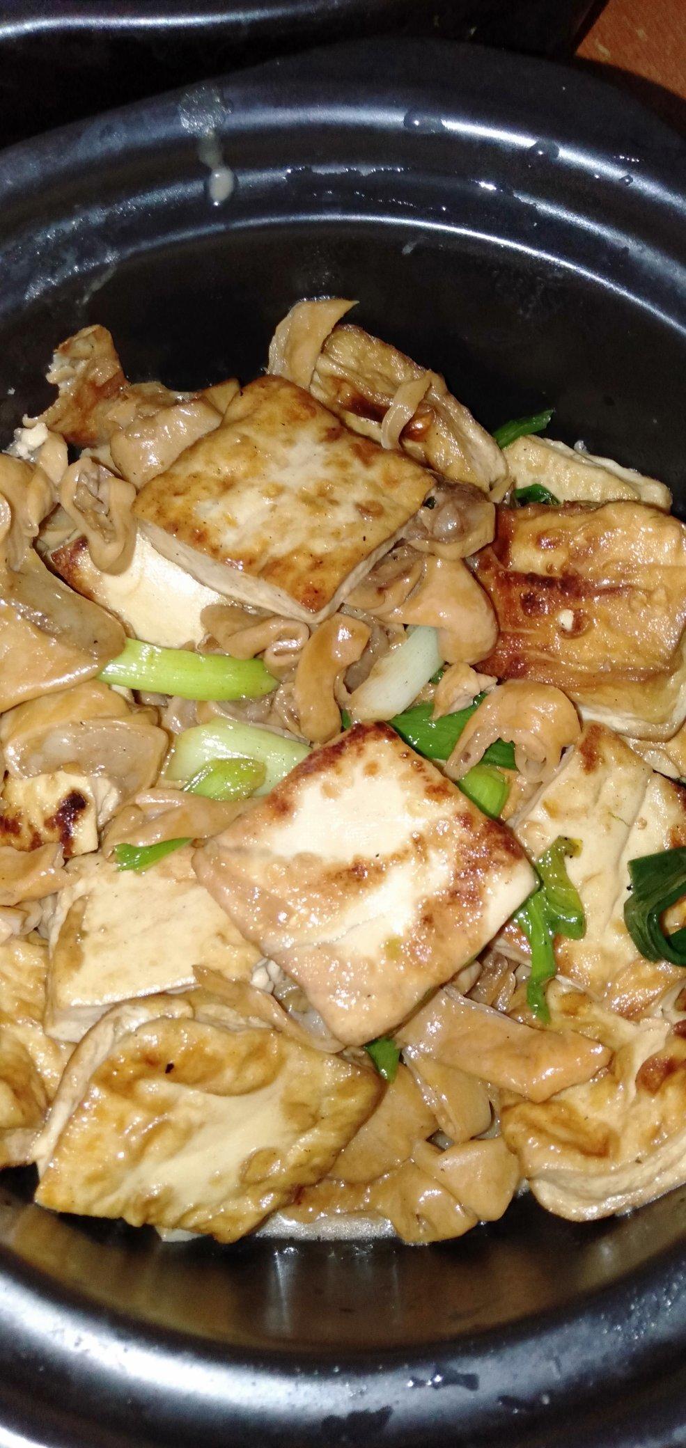 臭豆腐大肠煲（双臭）