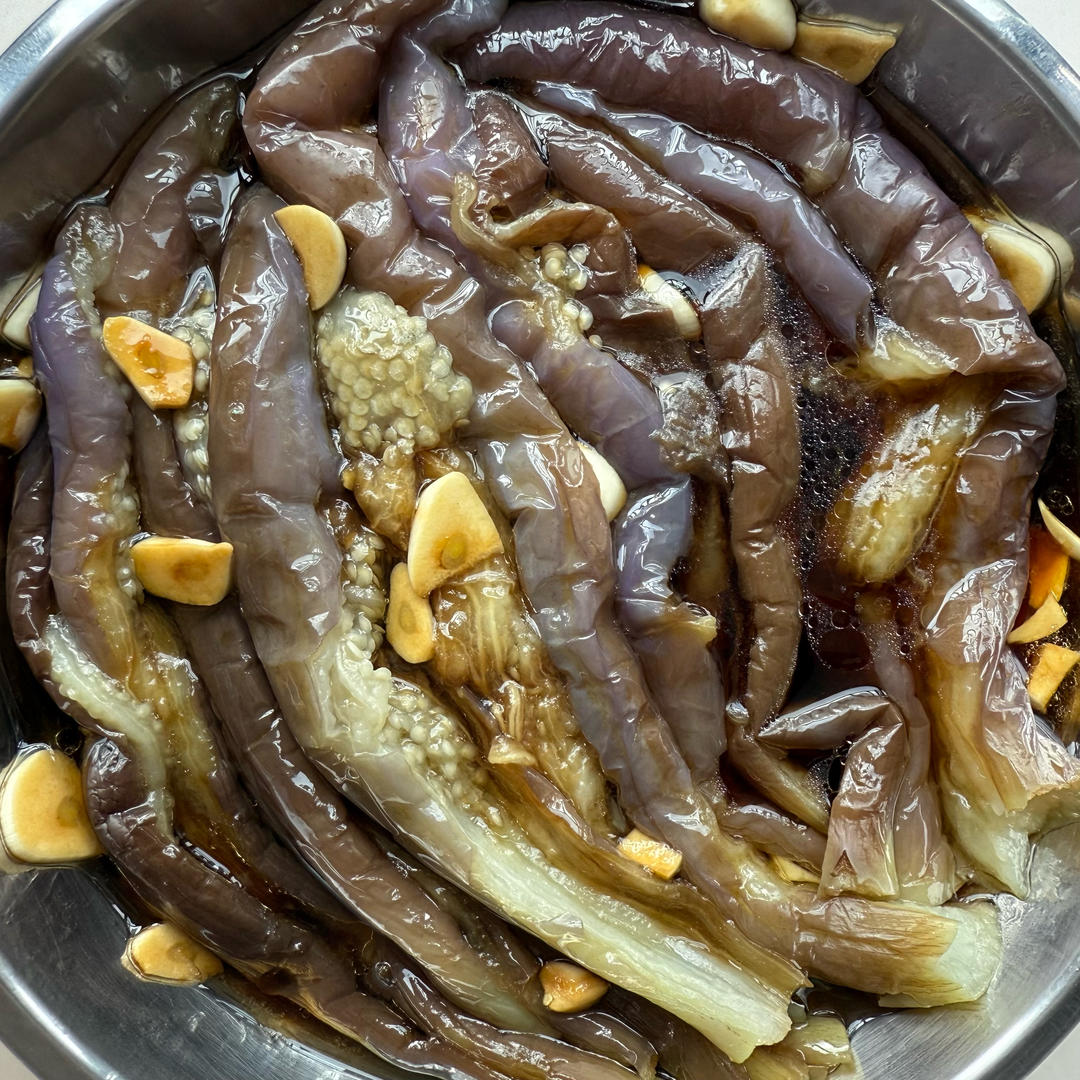 水煮，蘸酱油花生油蒜