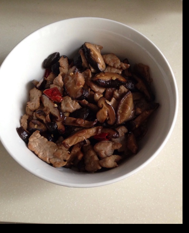 香菇炒肉，超级下饭哦