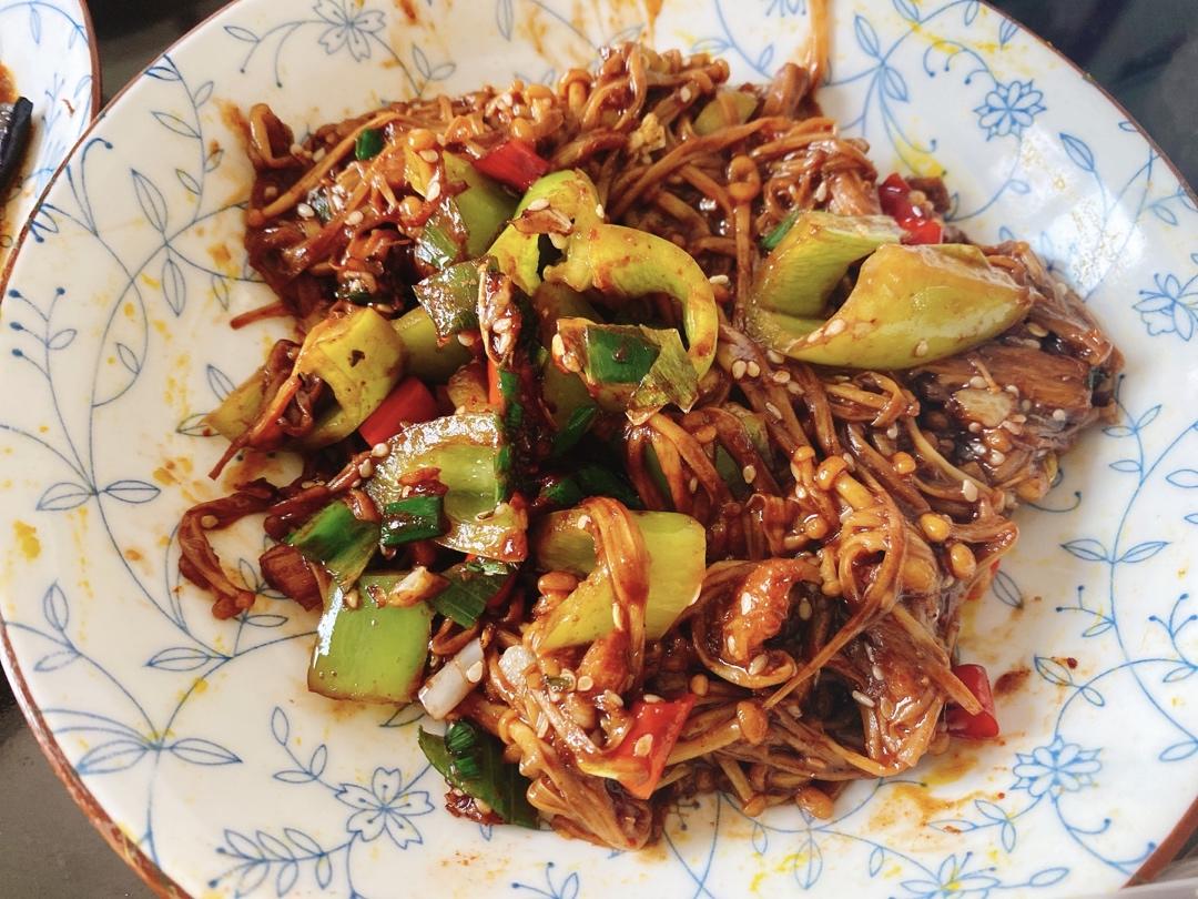 ㊙️比烧烤好吃💯倍👉孜然金针菇，香辣过瘾巨好吃‼️