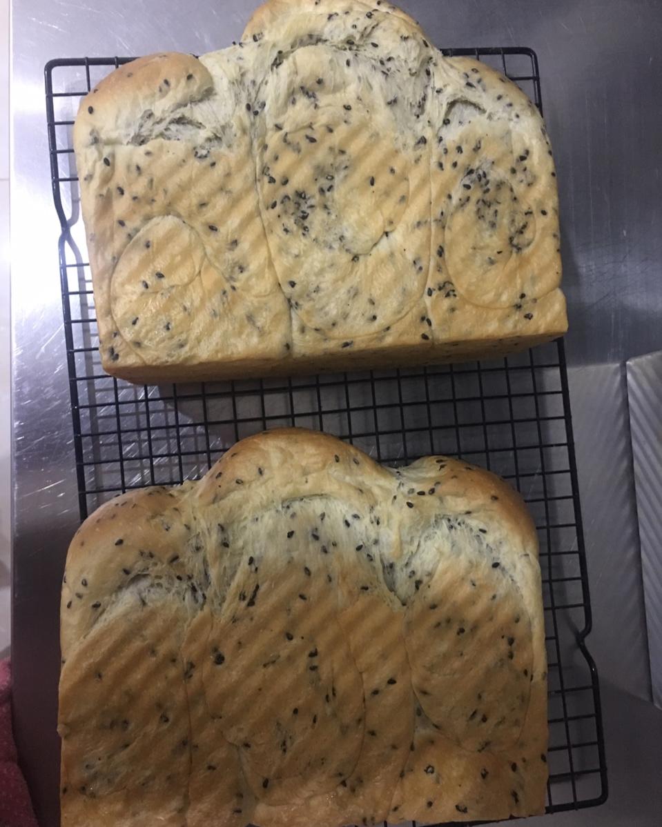 淡奶油黑芝麻吐司