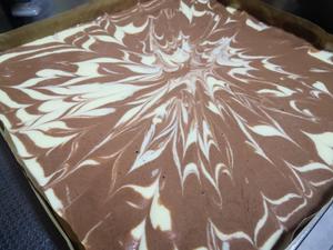 巧克力斑马蛋糕卷的做法 步骤12