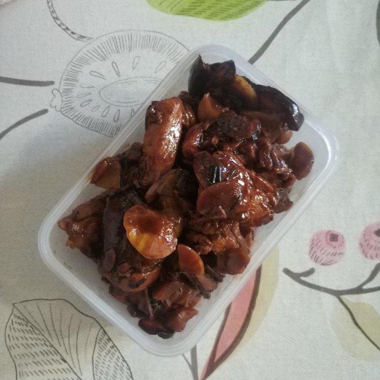 软糯的板栗烧鸡 好吃到舔手指