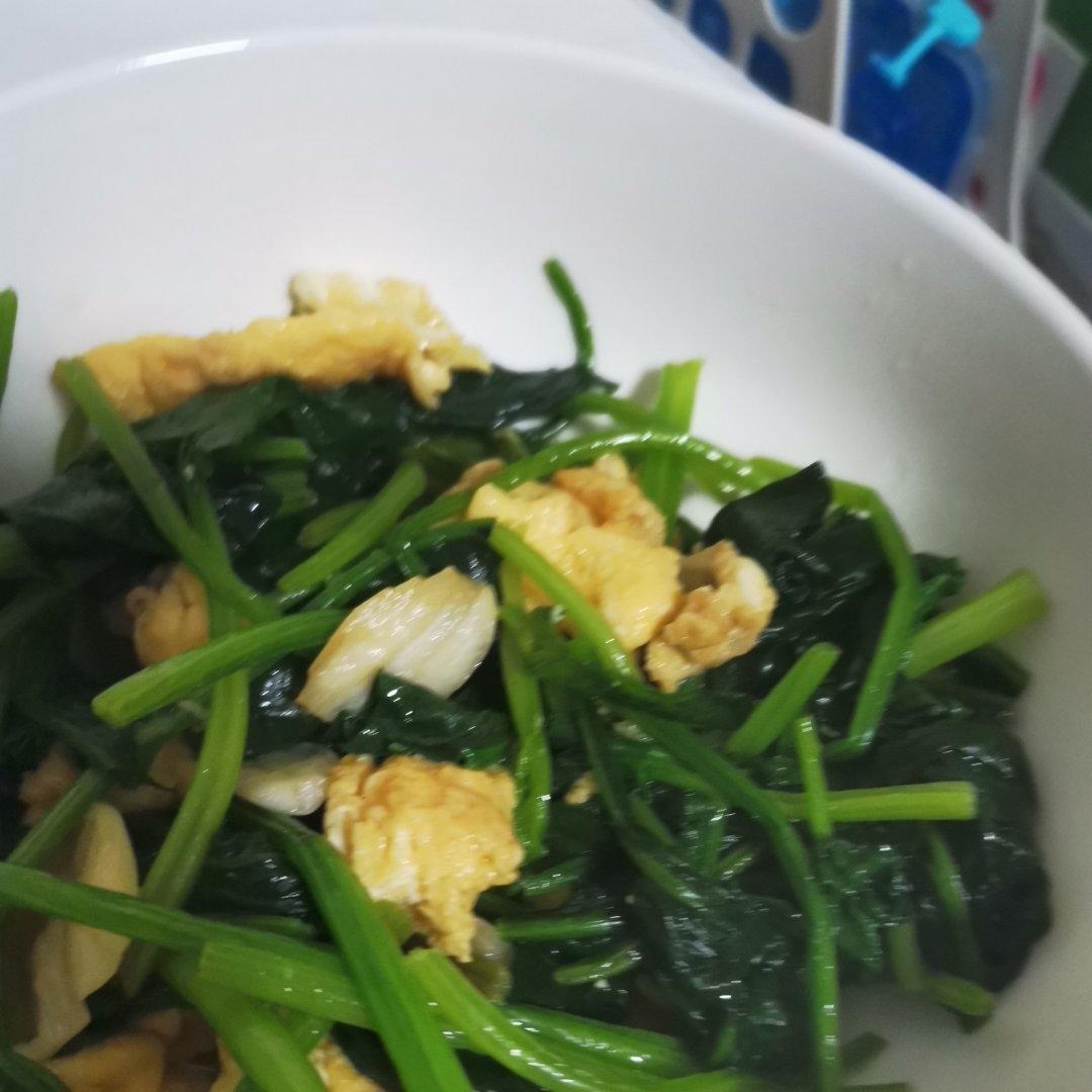 菠菜炒鸡蛋