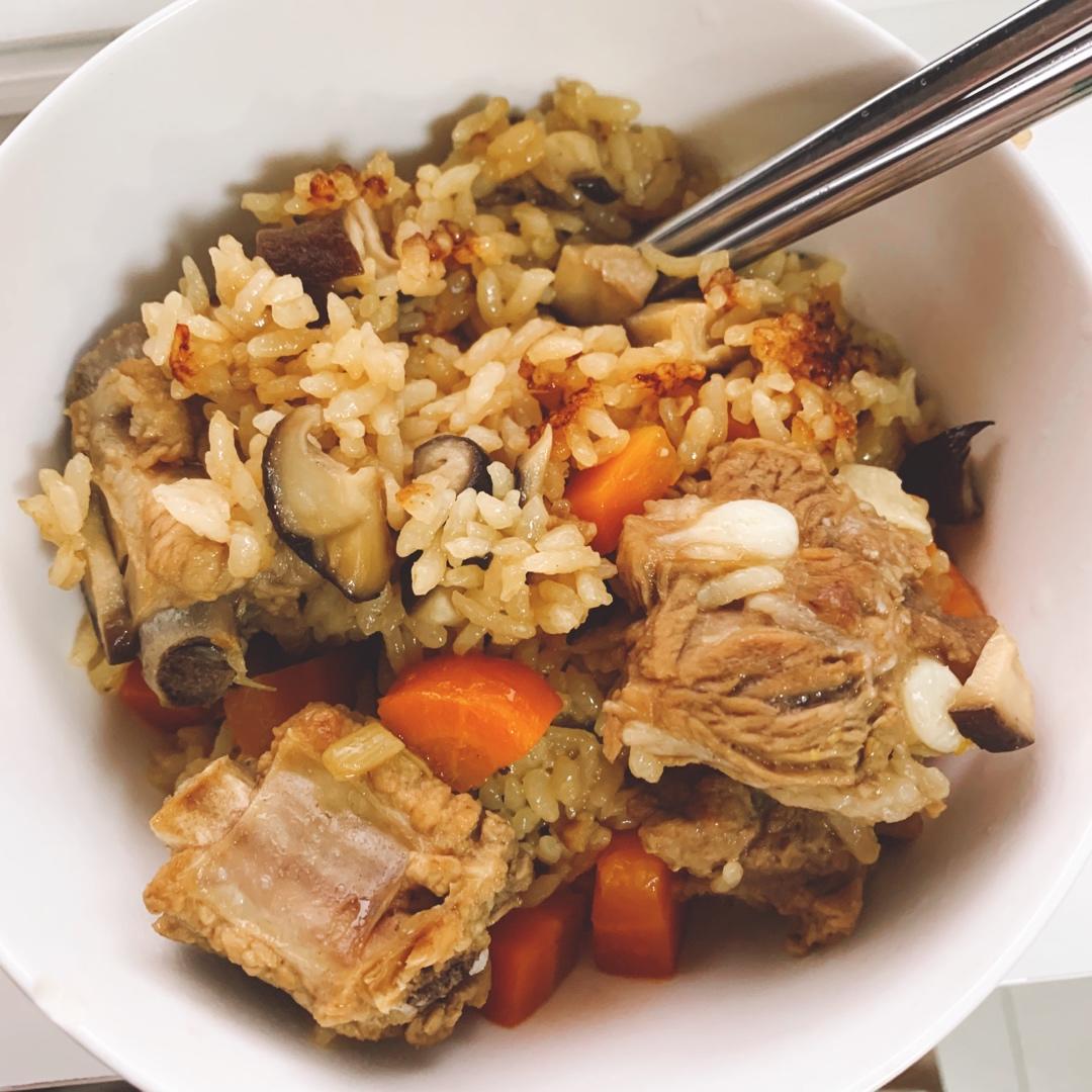 喷香排骨焖饭（爆好吃）