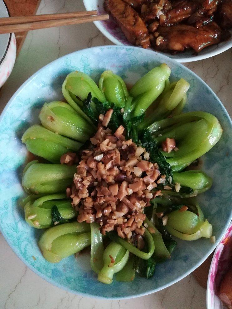 老丁的私房菜-香菇炒油菜