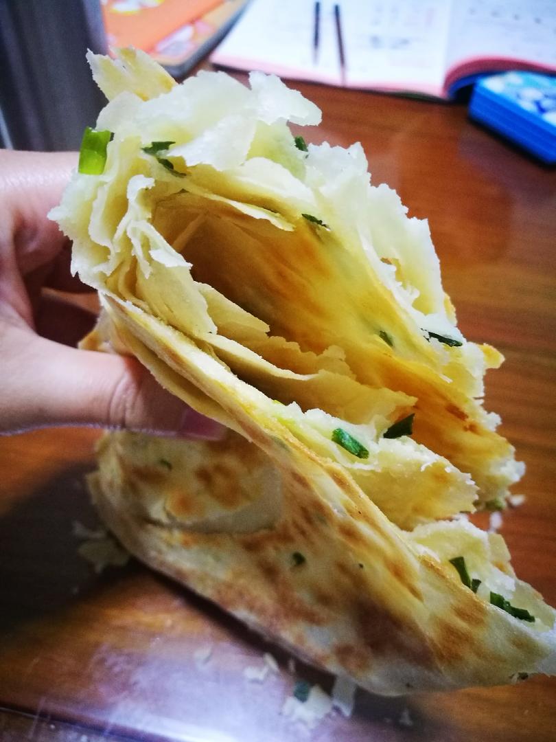 用实力说话的葱油千层饼的做法