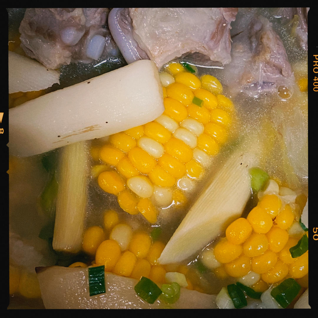 连吃三碗的玉米山药排骨汤