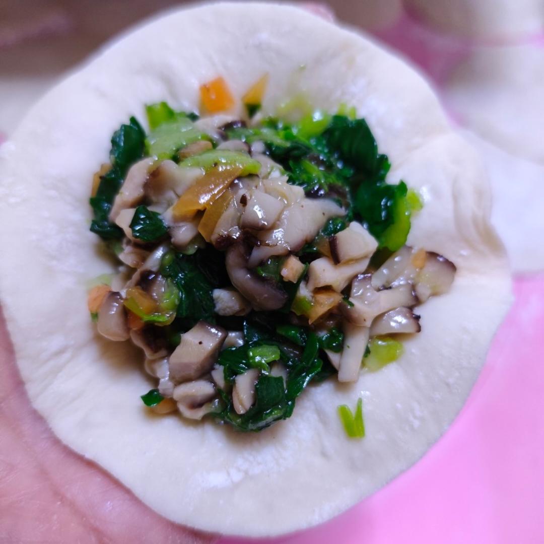在家也能吃上海的香菇菜包