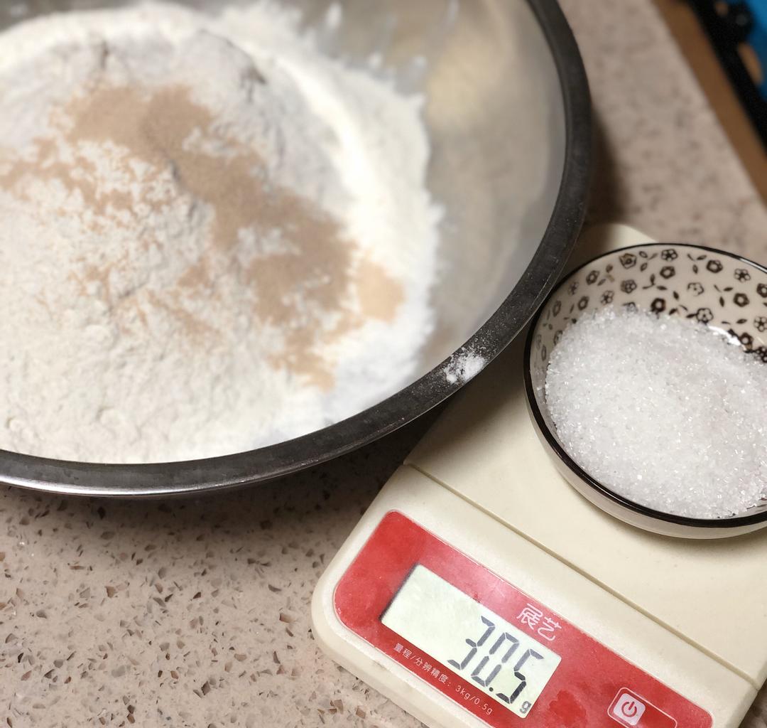 纯奶手撕吐司的做法 步骤1