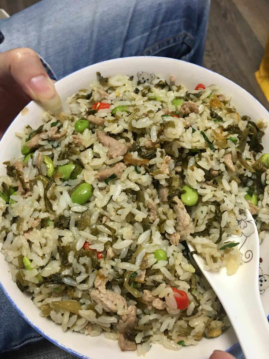 雪菜肉丝毛豆炒饭