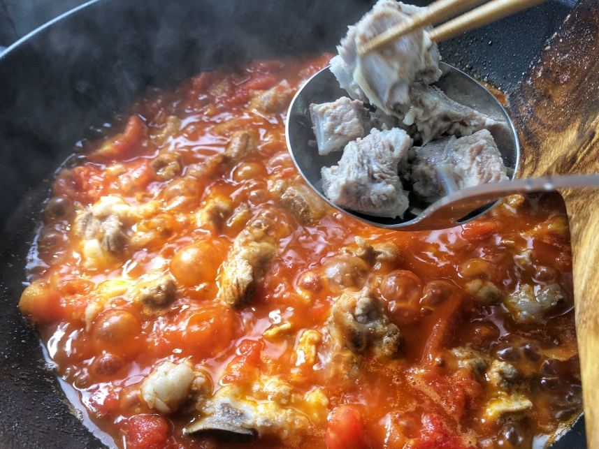 简单好做又开胃的番茄排骨汤的做法 步骤5