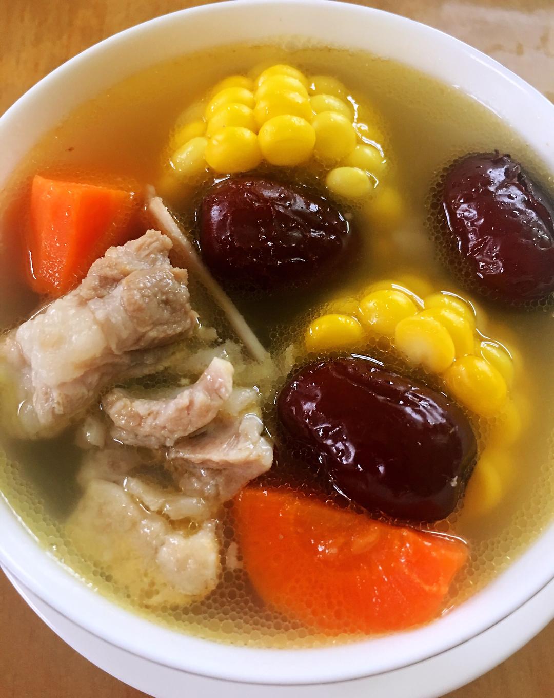 玉米胡萝卜排骨汤的做法