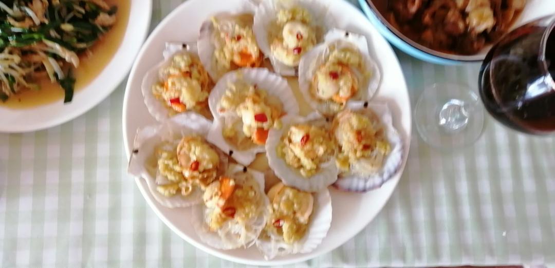 蒜蓉粉丝蒸扇贝