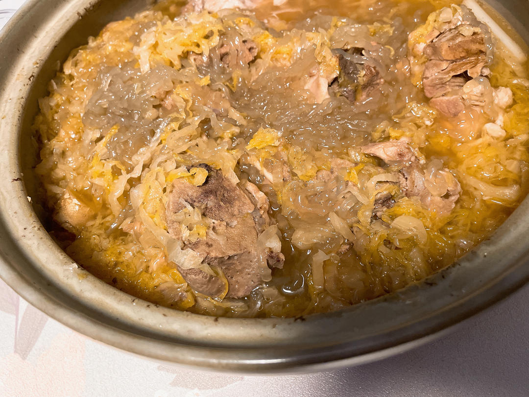 东北下饭菜～猪棒骨炖酸菜