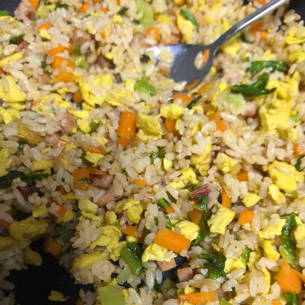 菜蔬蛋炒饭 宇宙无敌好吃‼️