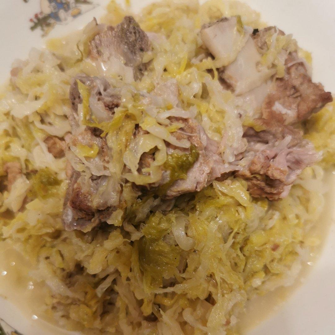 东北酸菜炖排骨
