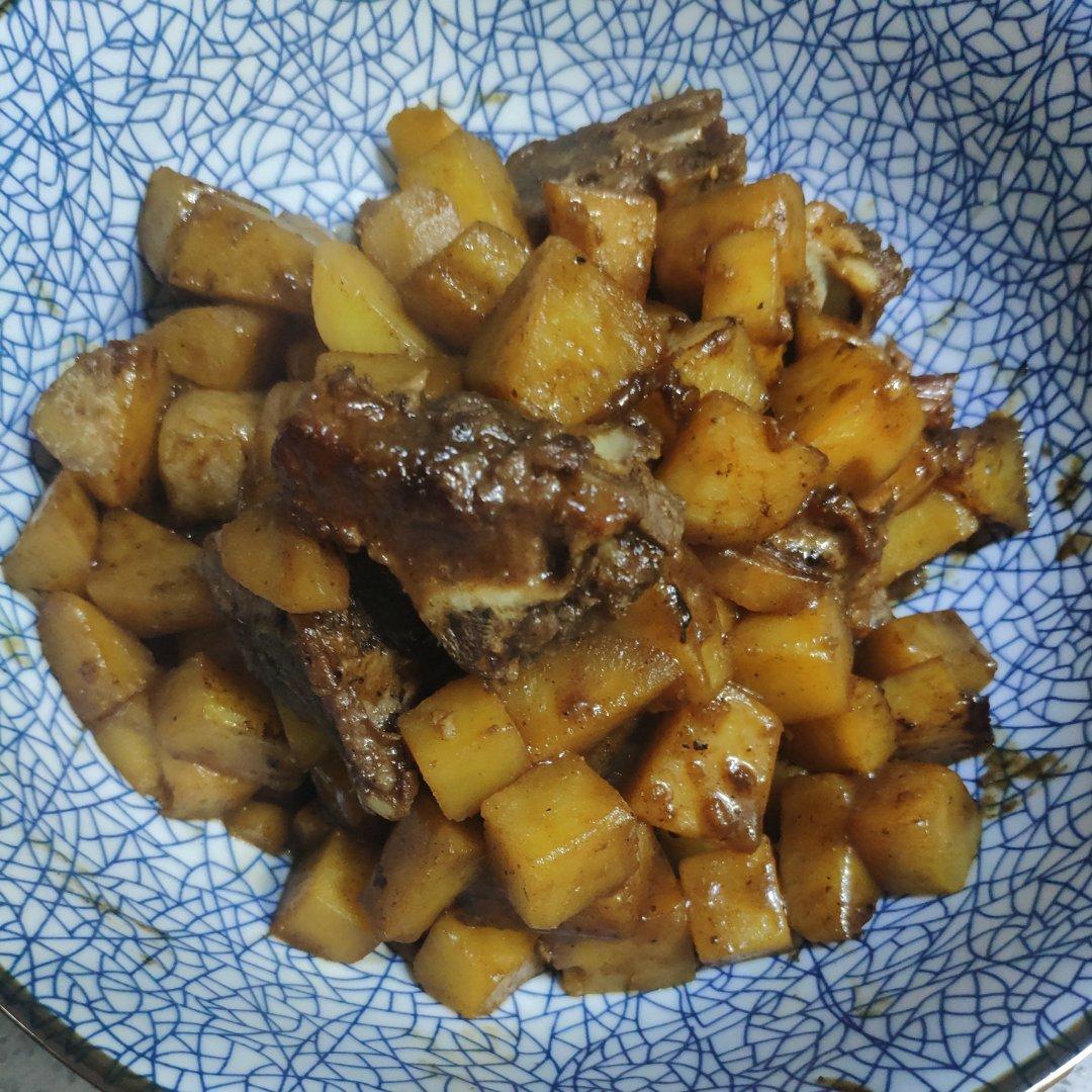 土豆烧排骨