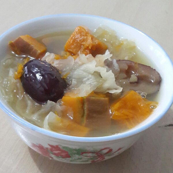 冰糖红枣银耳南瓜羹