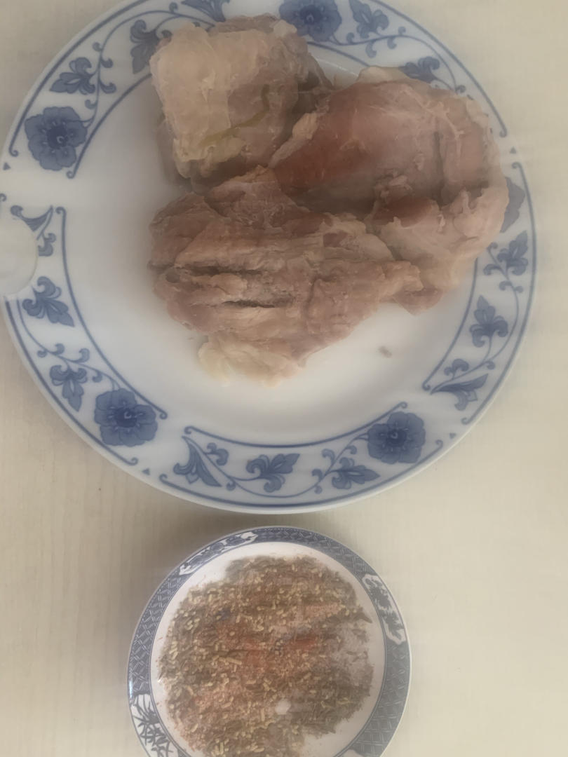 手抓羊肉（附蘸料）