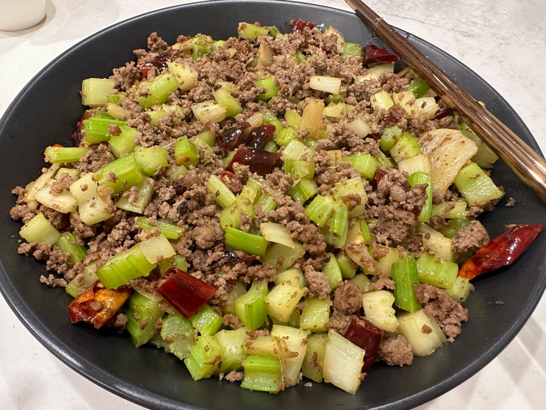 芹菜牛肉末「下饭神器」