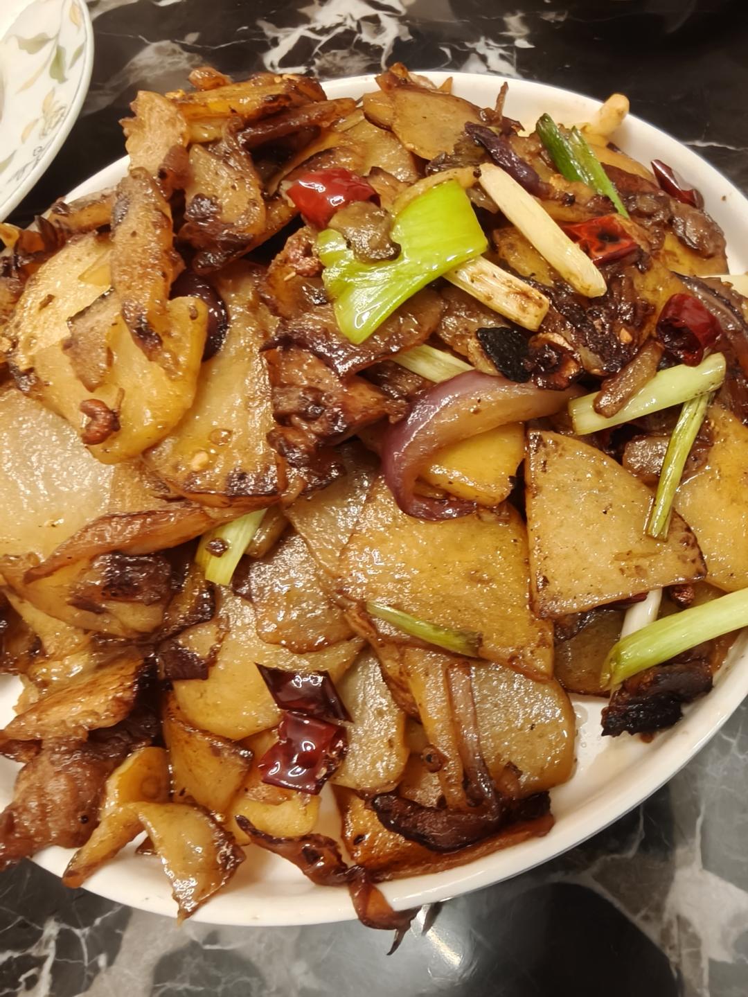 五花肉土豆片（不辣/微辣/中辣可选）的做法