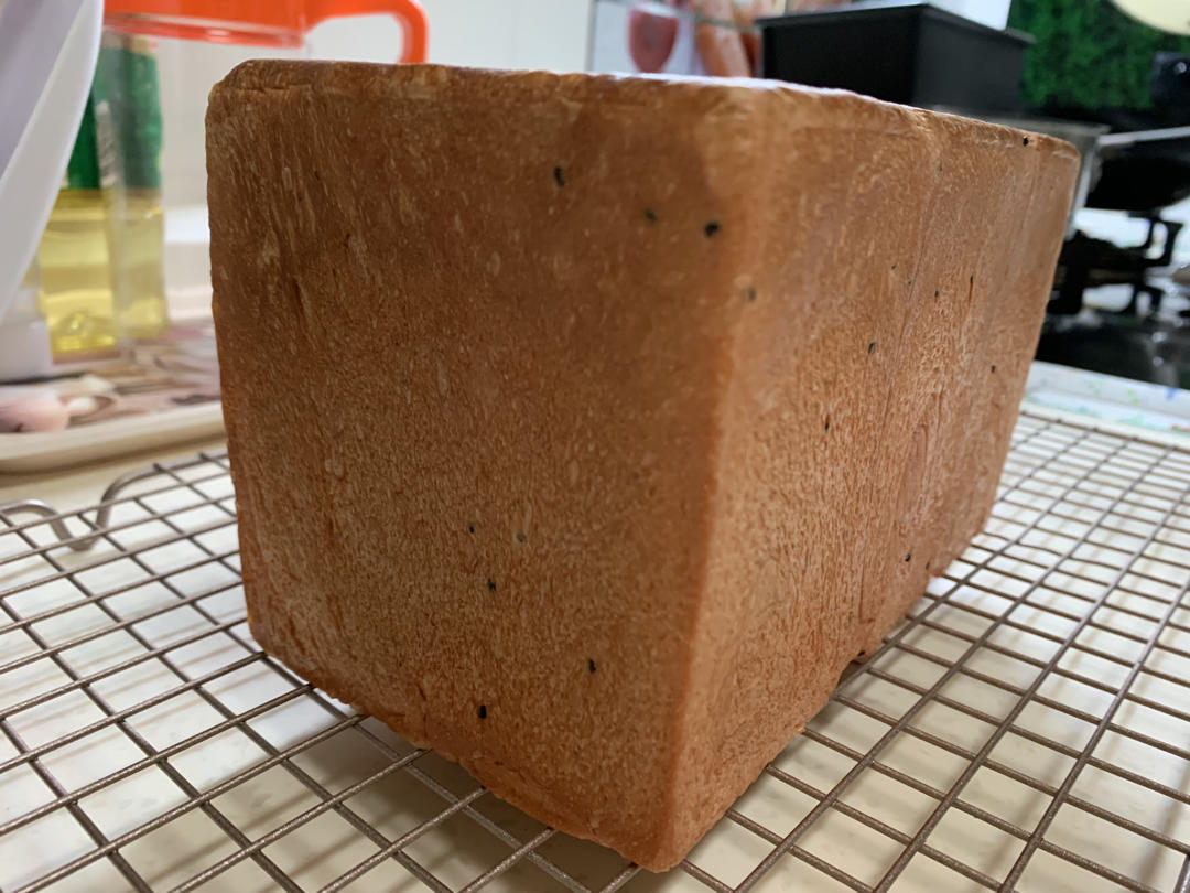绵软火龙果吐司