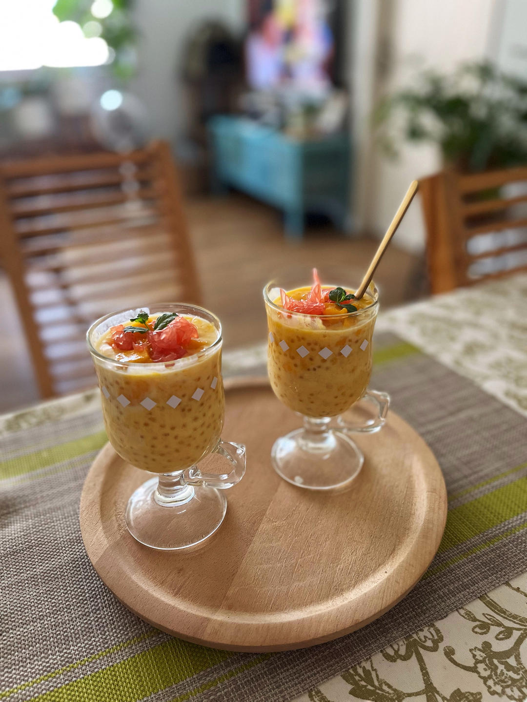 港式甜品——杨枝甘露(芒果西米露)附芒果花切法