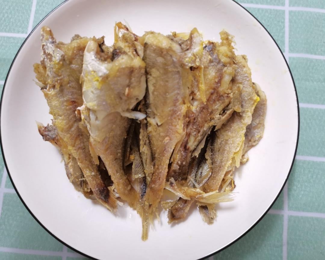 油炸小黄鱼