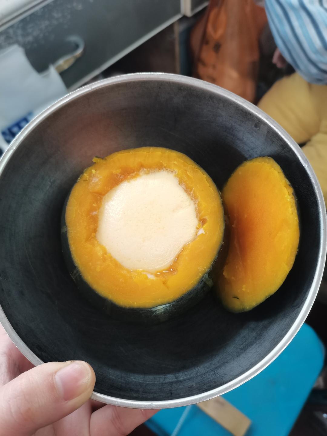 好吃的贝贝南瓜蒸蛋