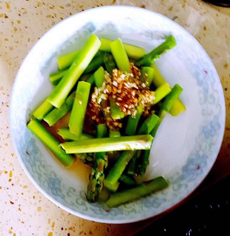 鲜味油淋芦笋