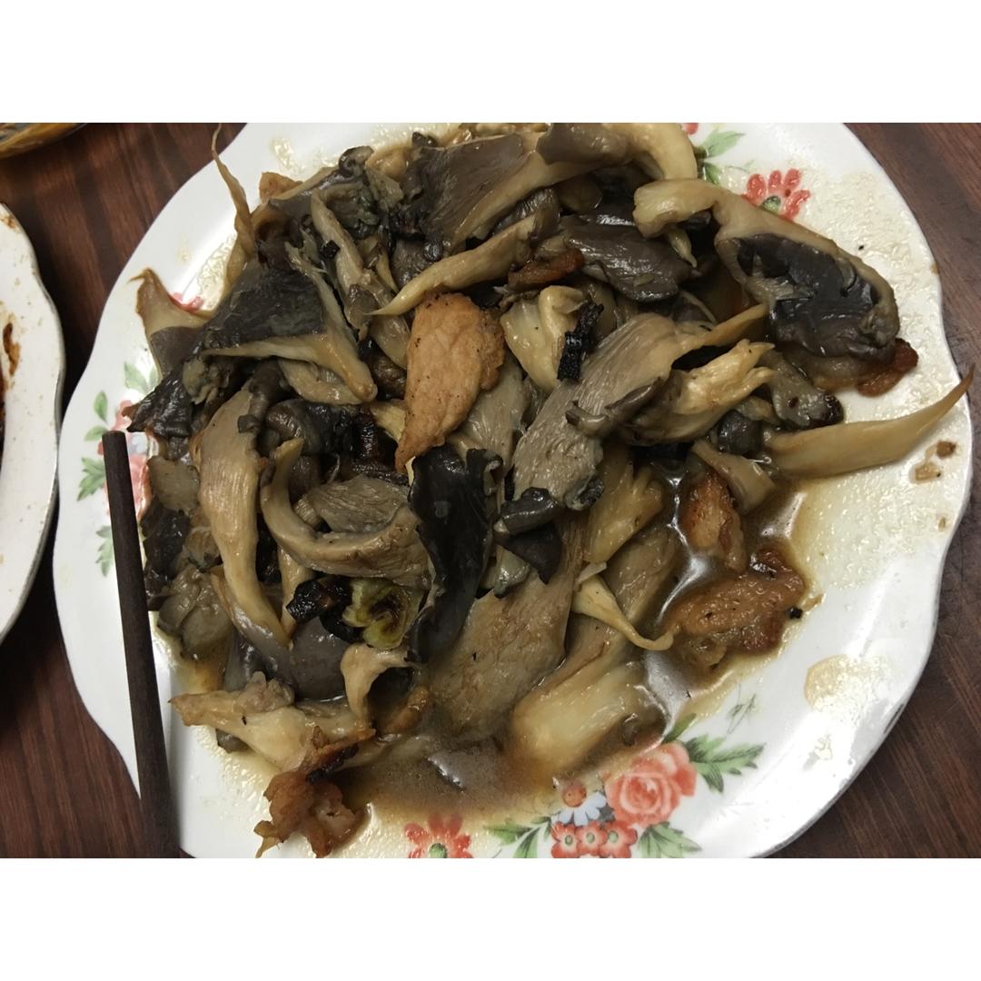 平菇炒肉