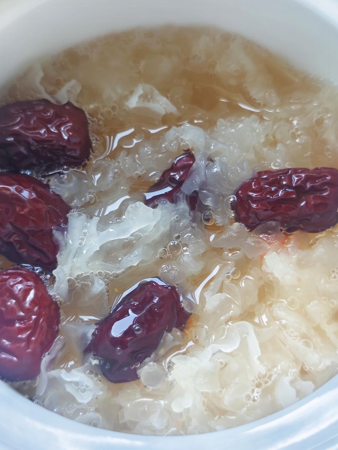 无敌好喝❗️快速熬出胶的银耳羹😋美容又养颜