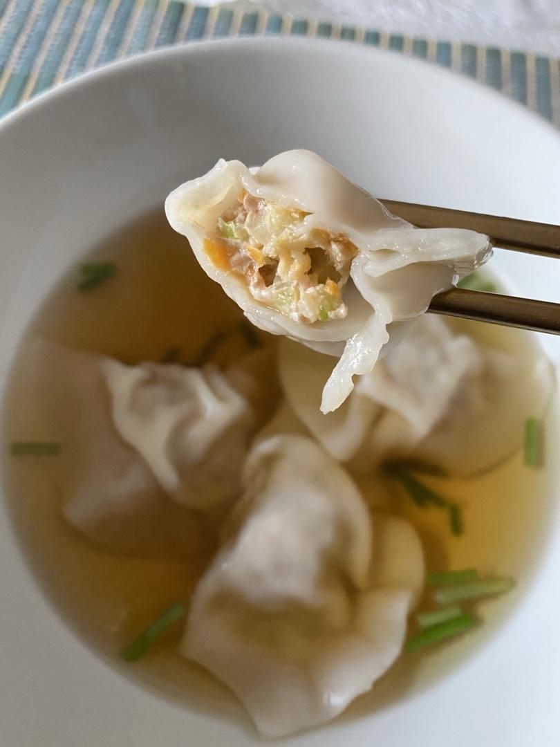 芹菜胡萝卜猪肉水饺