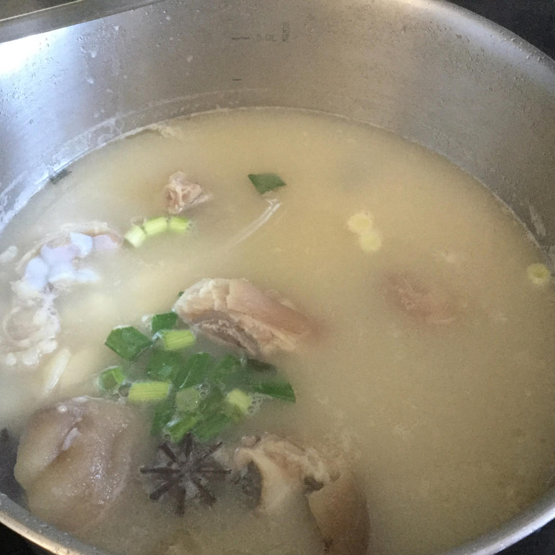大白豆猪蹄汤