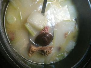 咸鸭豆芽冬瓜汤的做法 步骤3