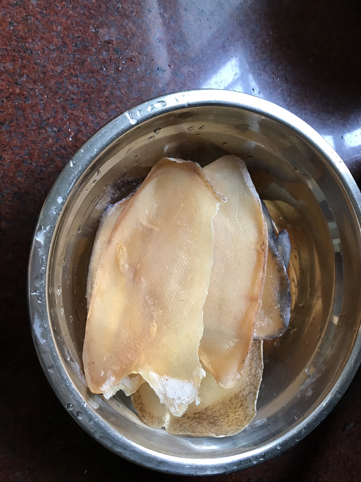 响螺海底椰猪骨汤的做法