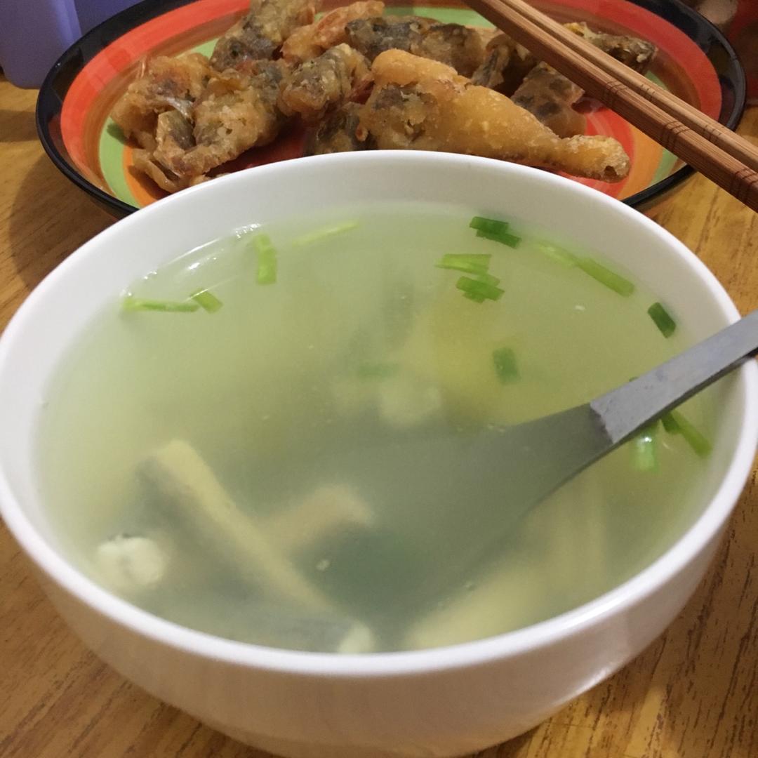 yutti左一做的鳗鱼汤