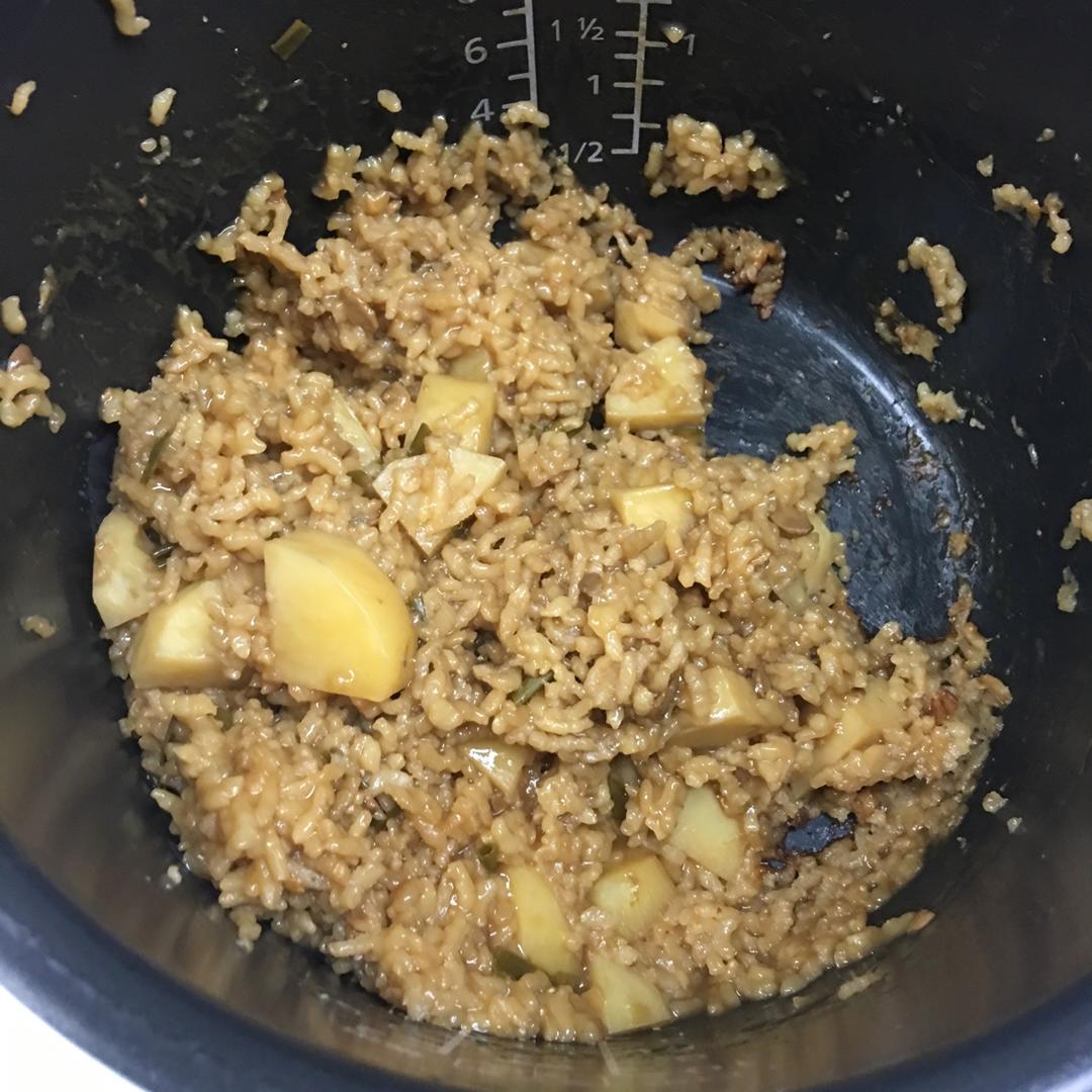 秘制土豆焖饭